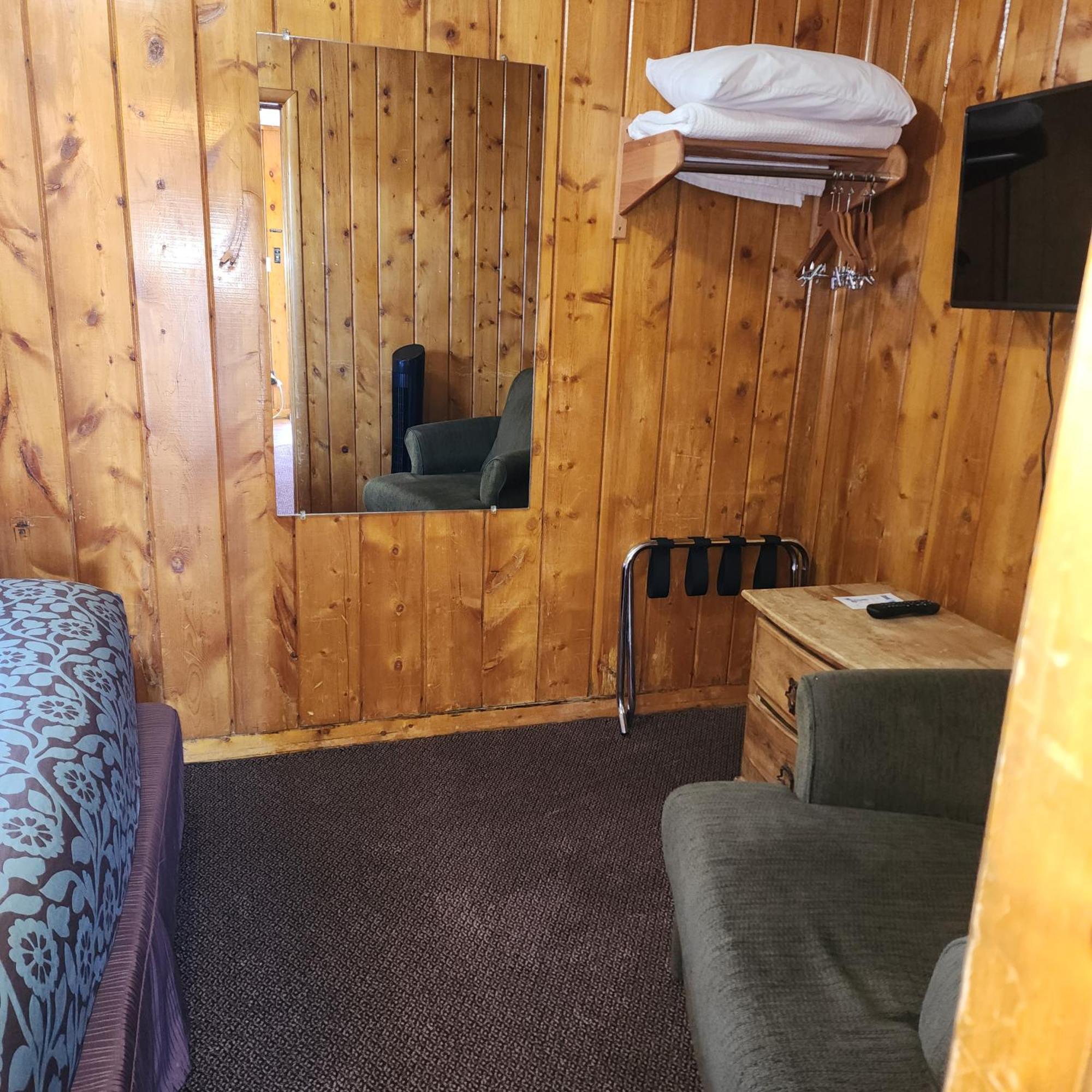 Canyon Motel Near Rocky Mountain National Park Hot Sulphur Springs Bagian luar foto