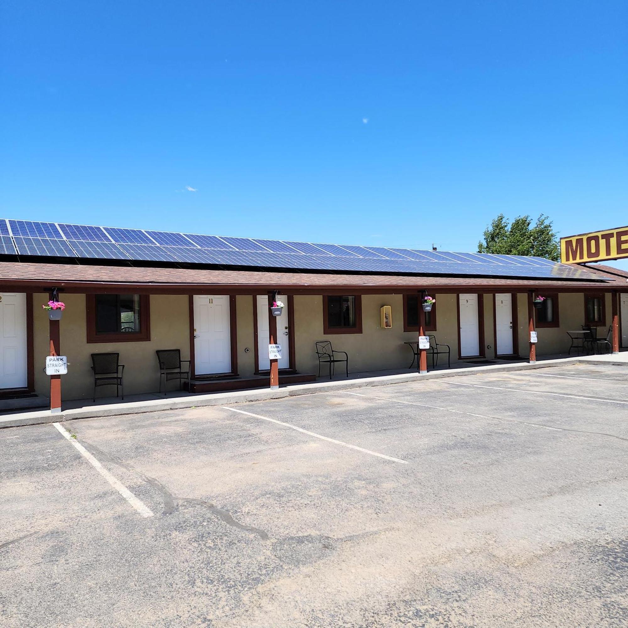 Canyon Motel Near Rocky Mountain National Park Hot Sulphur Springs Bagian luar foto